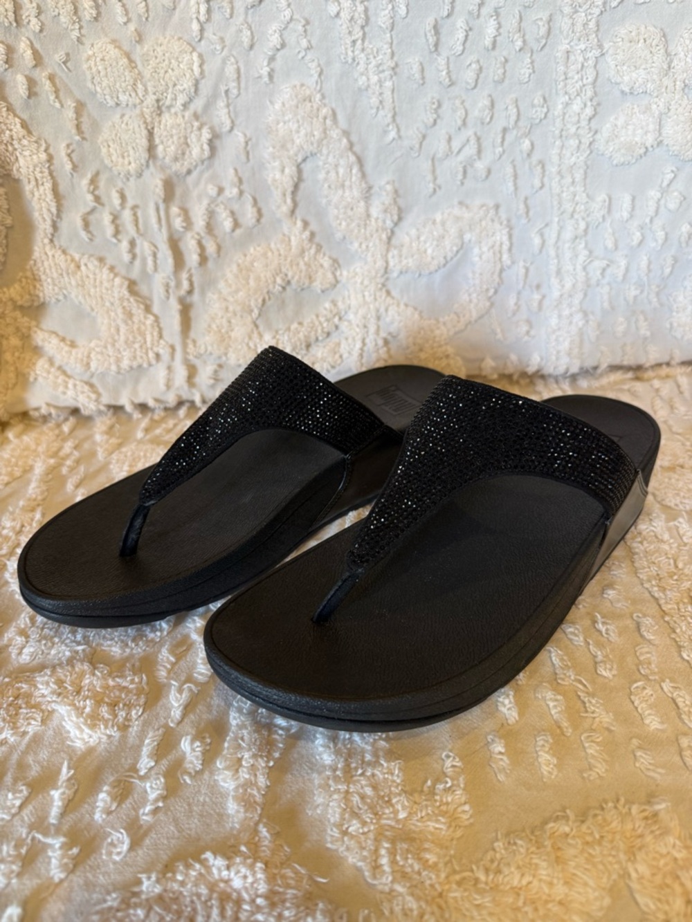 FitFlop Black Sparkle Toe-Post Sandals #589